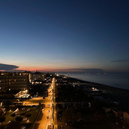 Hotel Benini Мілано-Маріттіма Екстер'єр фото